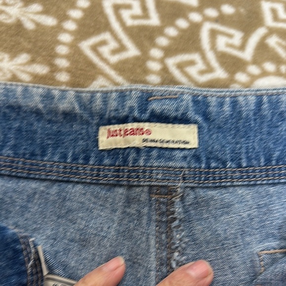 Classic Blue Jean Shorts with Comfortable Fit - Picture 2 of 8